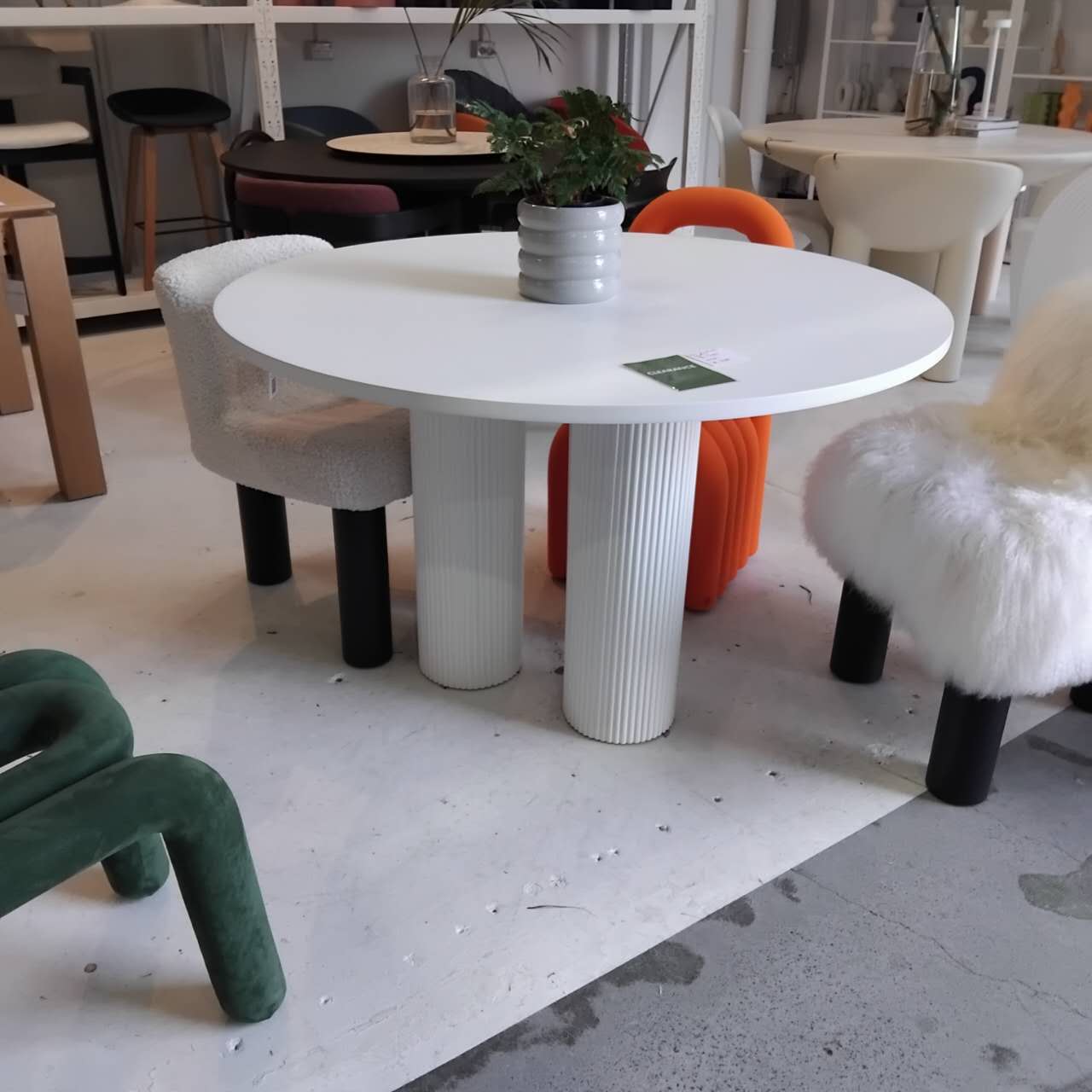 3 Pillar Dining Table | Clearance