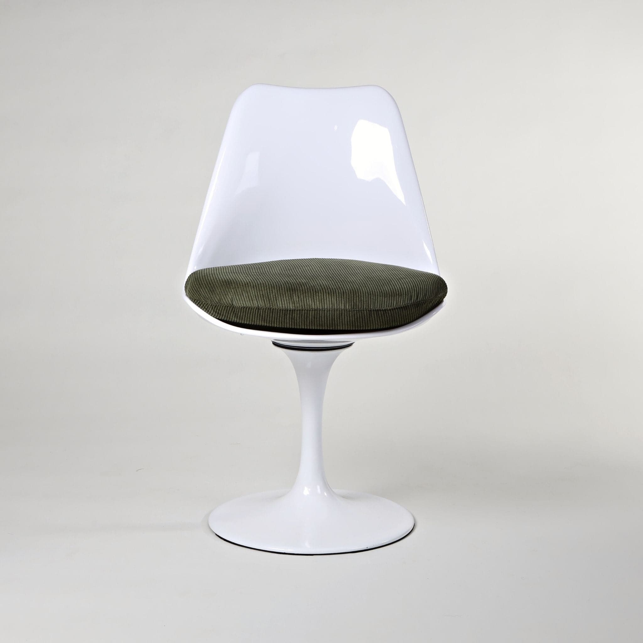 Clover Plastic Dining Chair The Feelter
